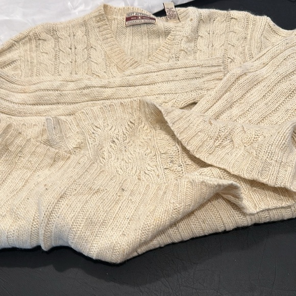 True Mark V-Neck Cable Knit Sweater - Picture 7 of 11
